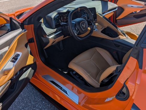 Used 2024 Chevrolet Corvette Stingray Premium Cpe w/ Z51 Performance Package image 8