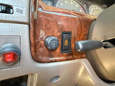 Used 1999 Toyota 4Runner Limited image 20