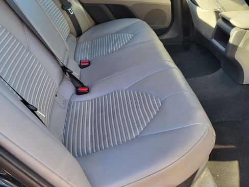 Used 2019 Toyota Camry SE image 17