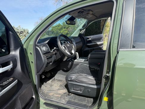 Used 2021 Toyota Tundra SR5 w/ Trail Edition image 11