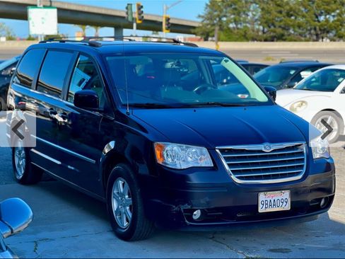 Used 2010 Chrysler Town & Country Touring Plus image 2