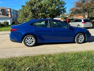 Used 2025 Toyota Camry LE FWD image 5