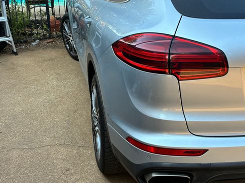 Used 2016 Porsche Cayenne AWD/4WD image 20