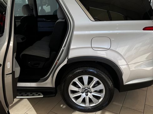 Used 2025 Hyundai Palisade SE image 1