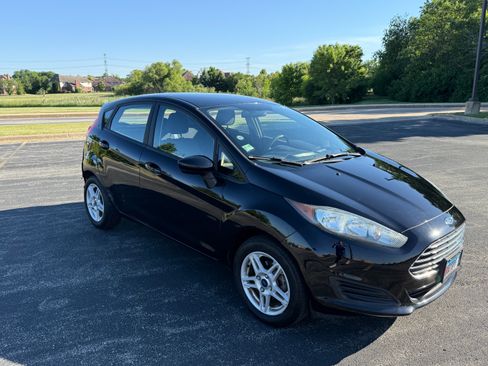 Used 2018 Ford Fiesta SE FWD image 5