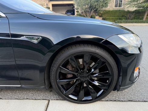 Used 2013 Tesla Model S image 13