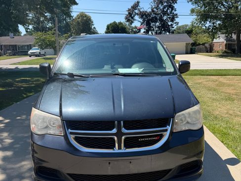 Used 2014 Dodge Grand Caravan SXT FWD image 8