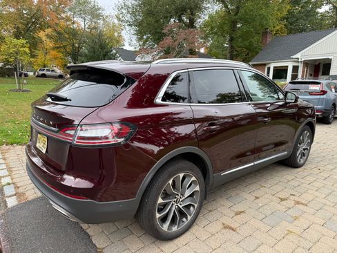 Used 2022 Lincoln Nautilus Reserve image 10