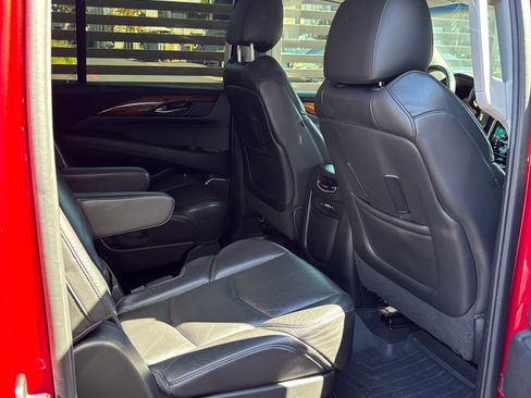 Used 2015 Cadillac Escalade ESV Premium RWD image 9