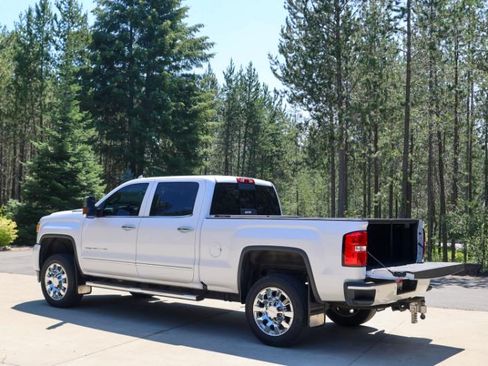 Used 2018 GMC Sierra 2500 Denali AWD/4WD image 4