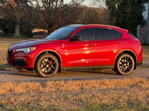 Used 2018 Alfa Romeo Stelvio Ti Sport image 10