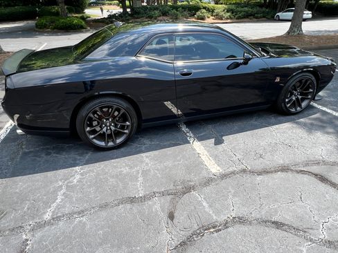 Used 2020 Dodge Challenger R/T Scat Pack RWD image 6