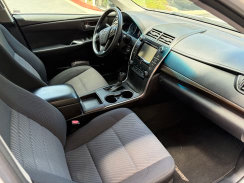 Used 2017 Toyota Camry LE w/ Moonroof Package image 10