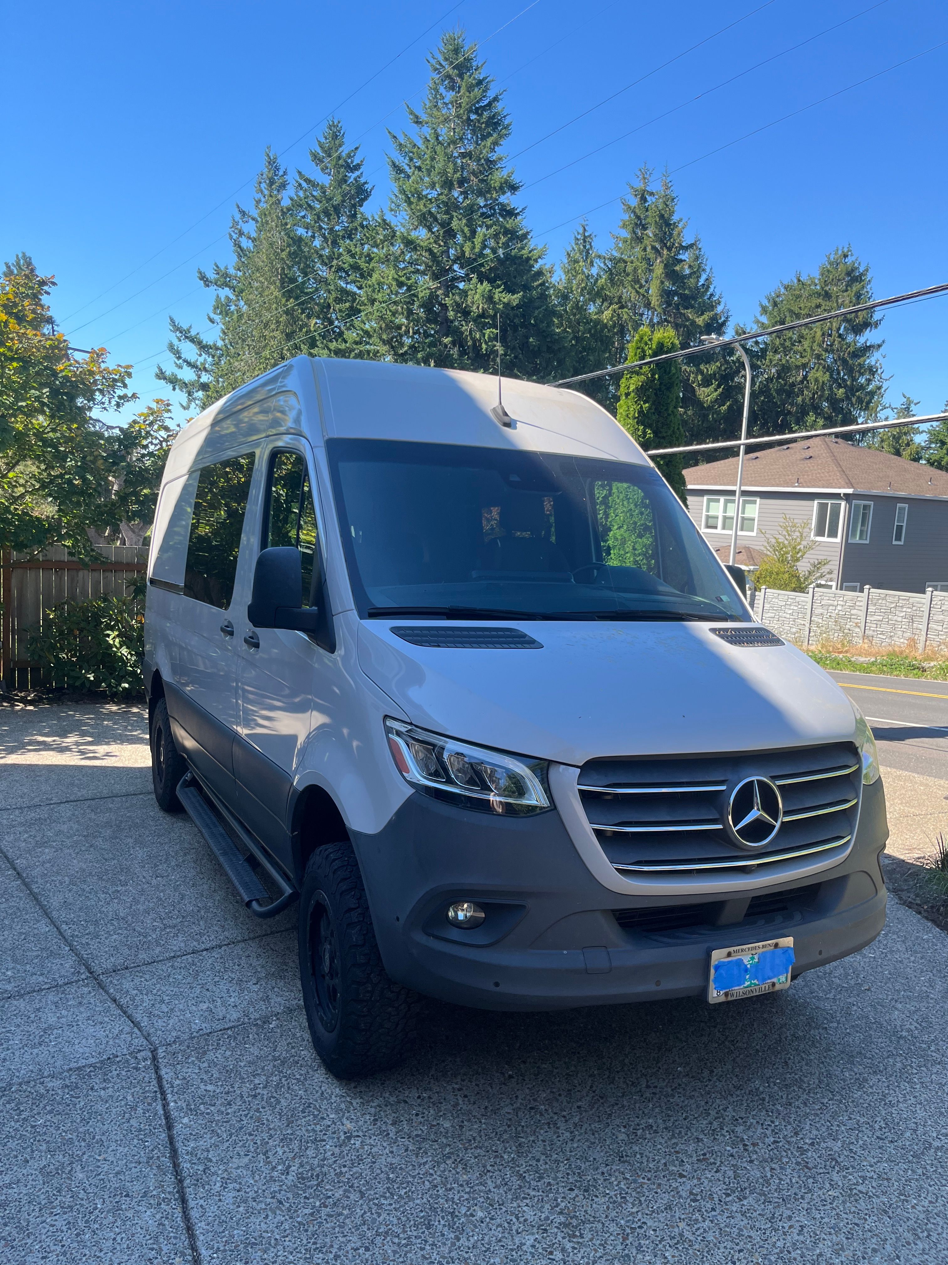 Used 2020 Mercedes-Benz Sprinter 2500 image 1