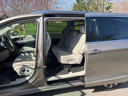 Used 2018 Chrysler Pacifica Limited