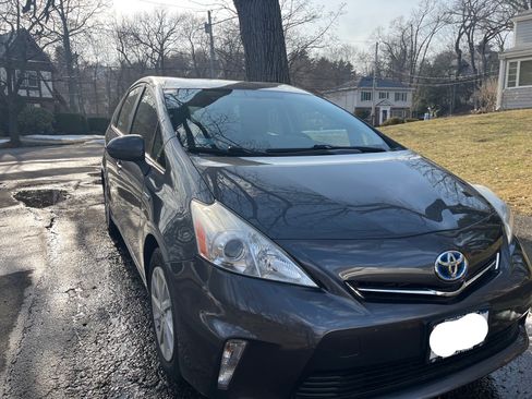 Used 2012 Toyota Prius V Three image 12