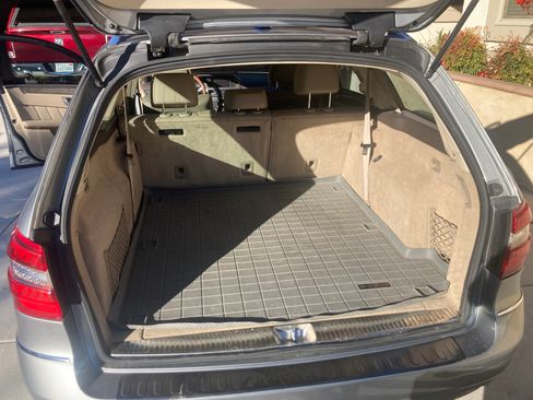 Used 2011 Mercedes-Benz E 350 4MATIC Wagon image 5