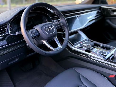 Used 2025 Audi Q8 Premium AWD/4WD image 5