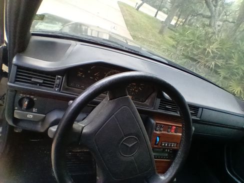 Used 1995 Mercedes-Benz E 300 Sedan image 5