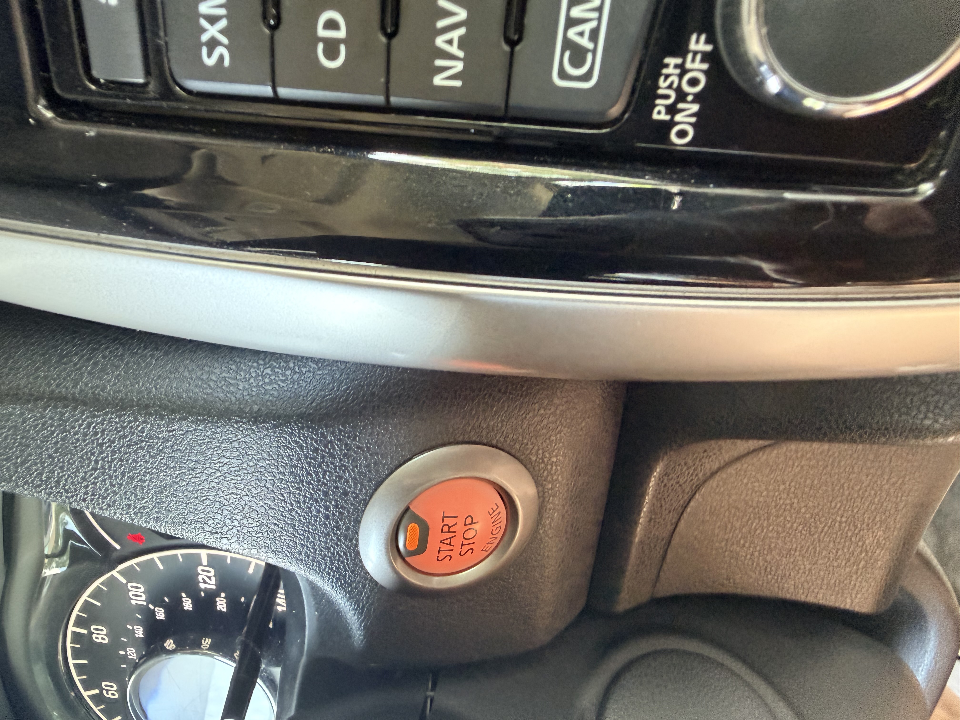 Used 2017 Nissan Versa Note FWD image 13
