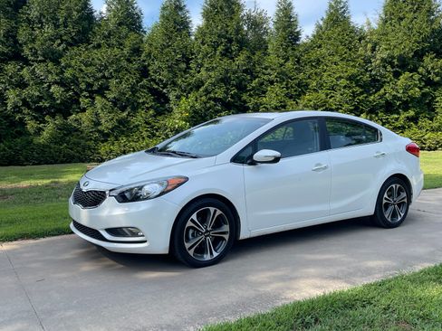 Used 2014 Kia Forte EX w/ Premium Package FWD image 10