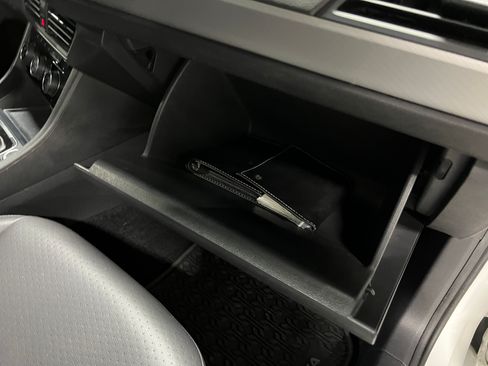 Used 2020 Volkswagen Jetta SE FWD image 19