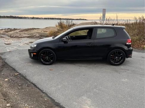 Used 2012 Volkswagen GTI 2.0T 2-Door image 10