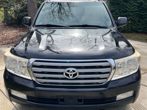 Used 2011 Toyota Land Cruiser w/ Upgrade Pkg image 2