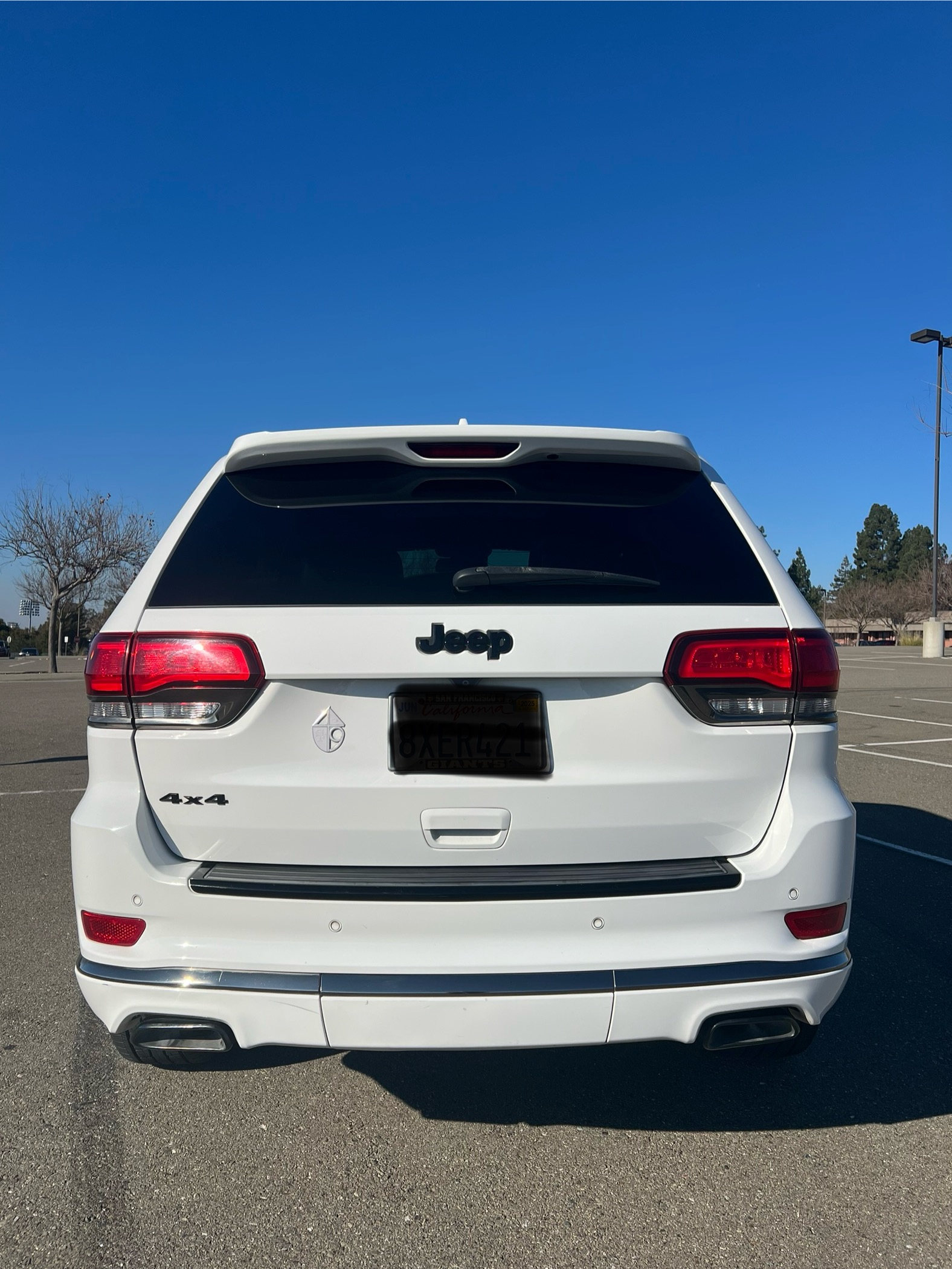 Used 2015 Jeep Grand Cherokee High Altitude AWD/4WD image 2