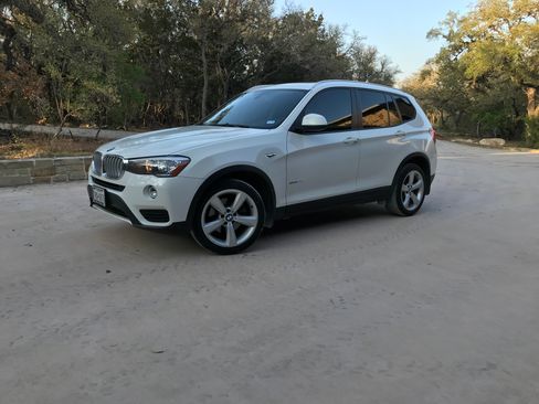 Used 2017 BMW X3 sDrive28i image 2