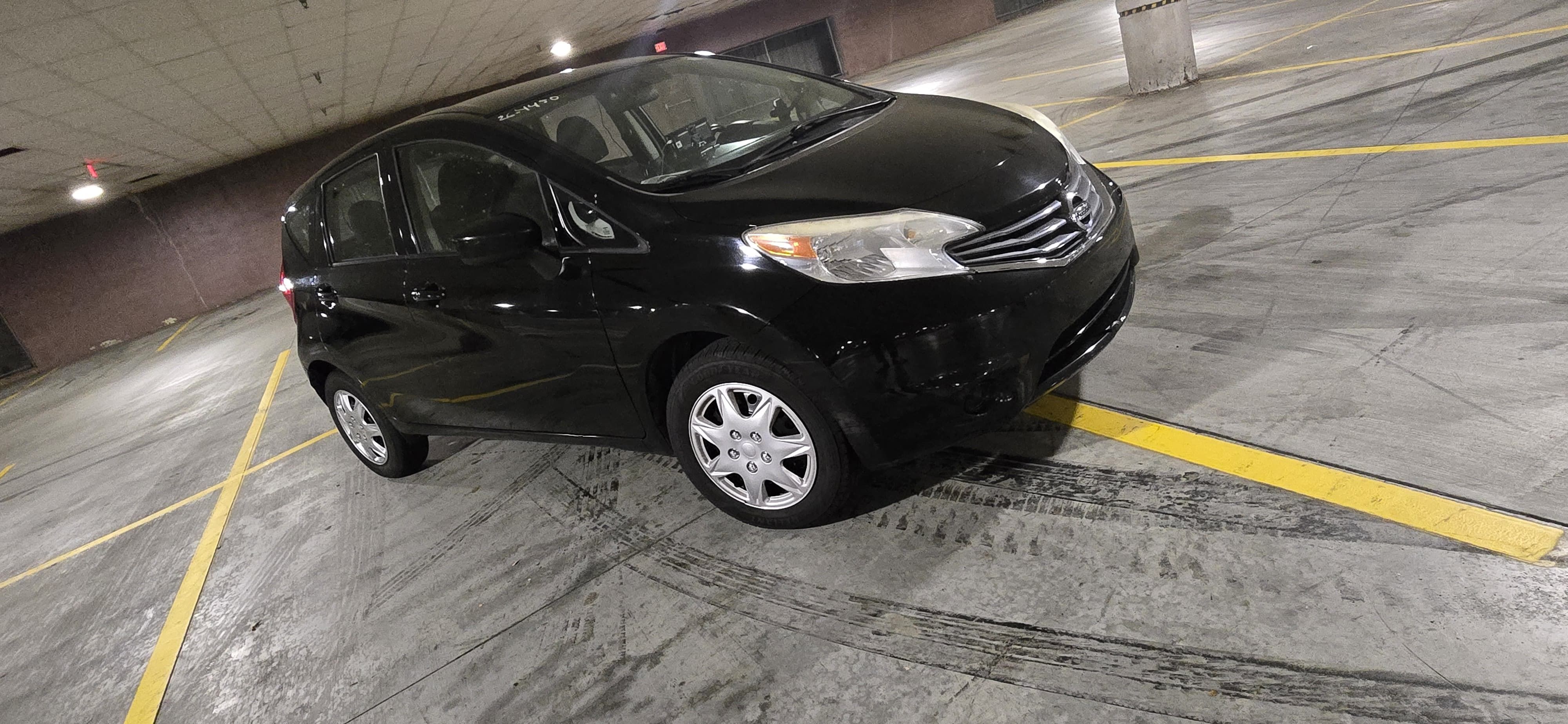 Used 2016 Nissan Versa Note SV FWD image 2