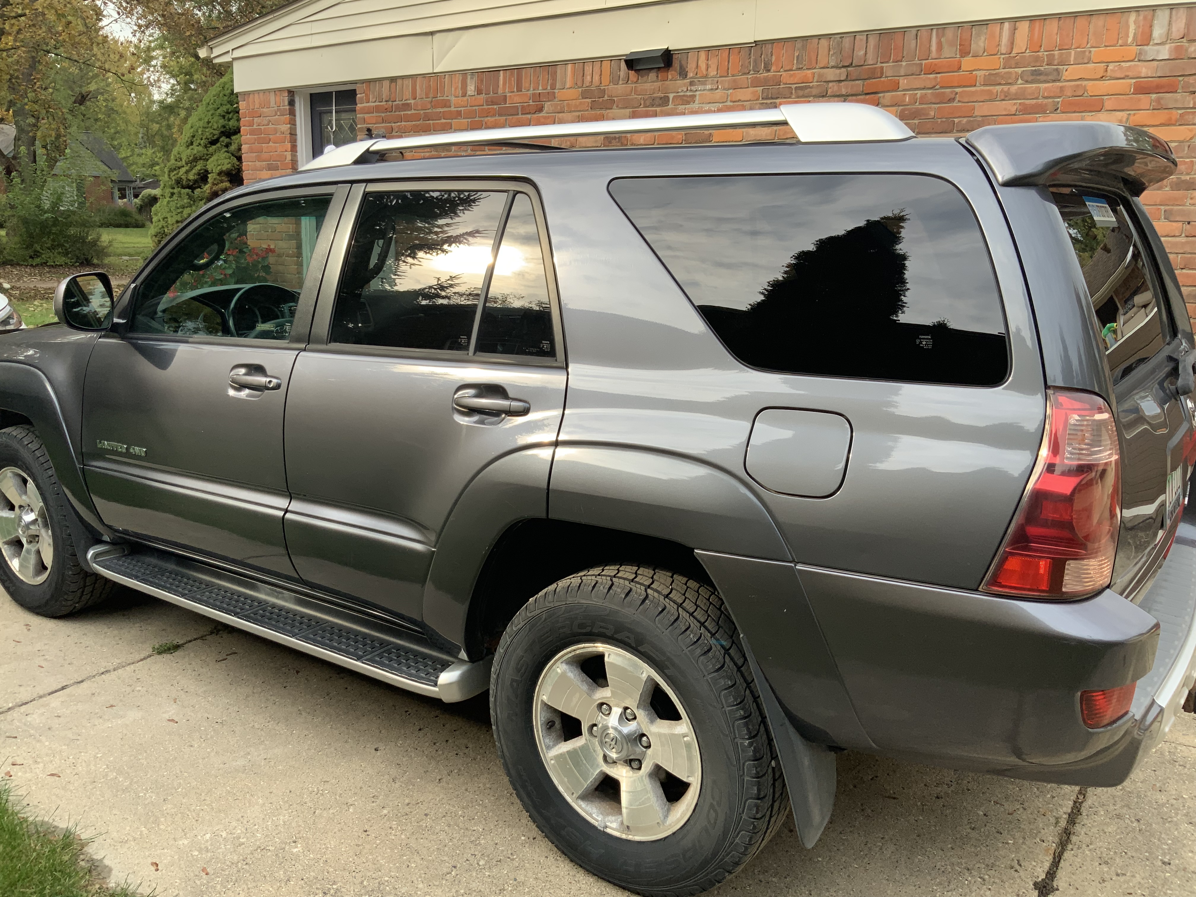 Used 2003 Toyota 4Runner Limited w/ Preferred Accessory Pkg AWD/4WD image 2