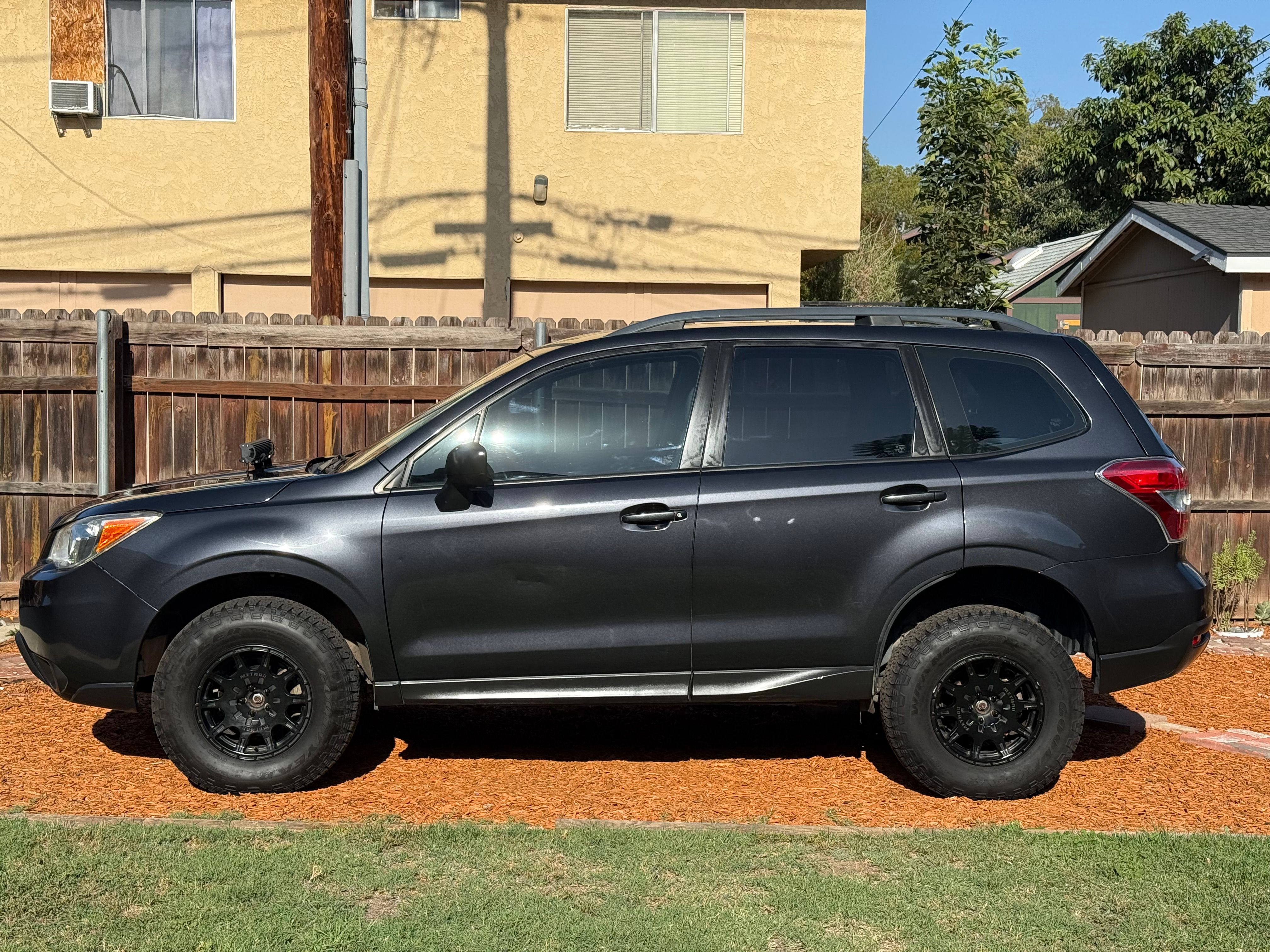 Used 2015 Subaru Forester 2.5i w/ Alloy Wheel Package AWD/4WD image 11