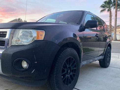 Used 2010 Ford Escape Limited AWD/4WD image 17