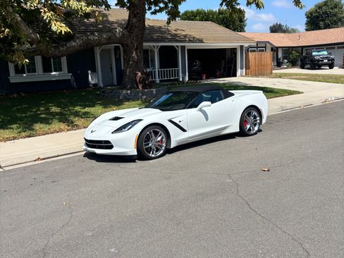 Used 2016 Chevrolet Corvette Stingray Convertible w/ 3LT Preferred Equipment Group RWD image 1