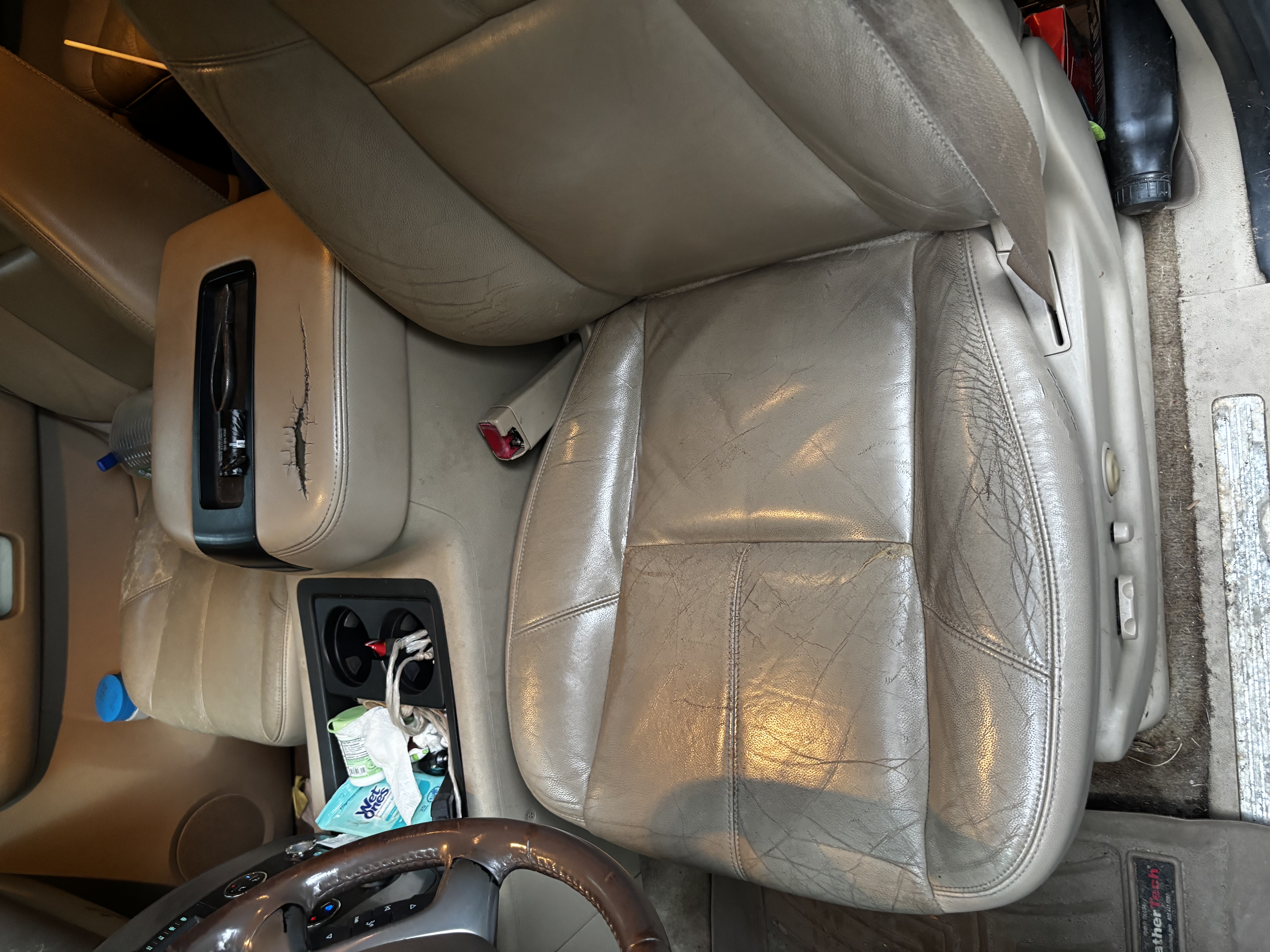 Used 2008 GMC Yukon XL 2500 SLT w/ SLT Preferred Equipment Group AWD/4WD image 11