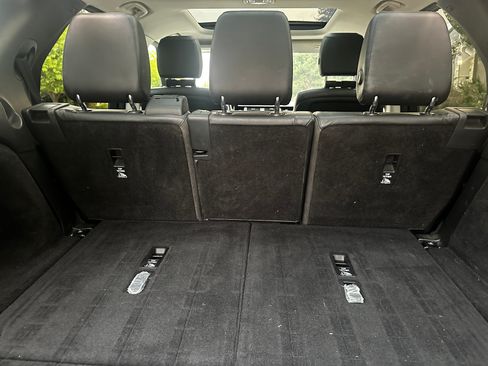 Used 2019 Land Rover Discovery SE AWD/4WD image 26