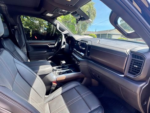 Used 2024 Chevrolet Silverado 1500 High Country w/ Midnight Edition image 21