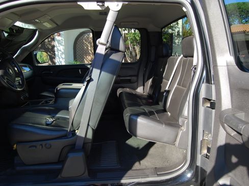 Used 2007 Chevrolet Silverado 1500 LTZ w/ Safety Package image 22