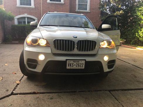 Used 2011 BMW X5 xDrive50i AWD/4WD image 32