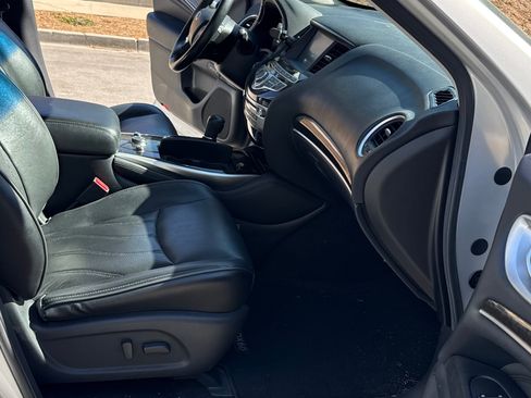 Used 2015 INFINITI QX60 3.5 Sport Utility 4D w/ Premium Plus Package image 21