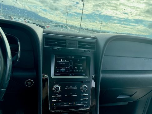 Used 2015 Lincoln Navigator L 2WD image 14