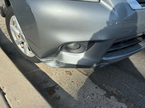 Used 2012 Nissan Versa SL w/ SL Tech Pkg image 4