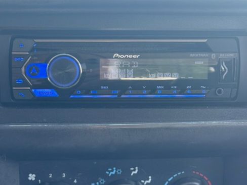 Used 1999 Jeep Cherokee 4WD 4-Door image 8