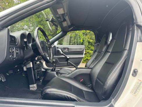 Used 2002 Toyota MR2 RWD image 17