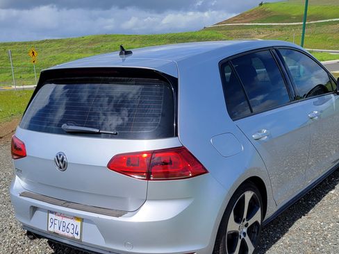 Used 2015 Volkswagen GTI S image 2