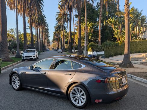 Used 2017 Tesla Model S 75D image 13