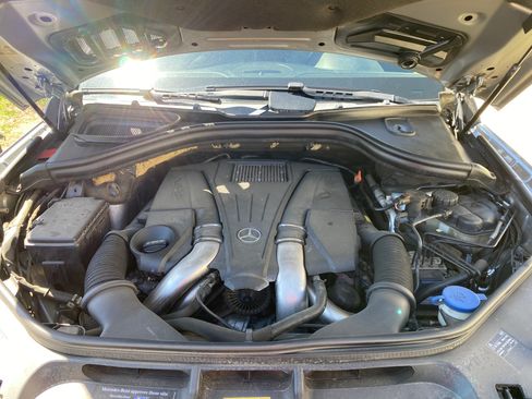 Used 2014 Mercedes-Benz GL 450 4MATIC w/ Lane Tracking Package image 17