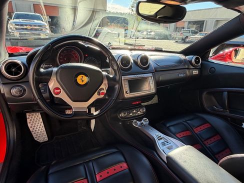 Used 2010 Ferrari California image 10