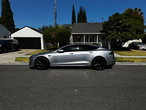 Used 2025 Tesla Model S AWD/4WD image 4